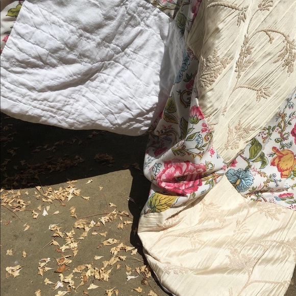 “Introduction” Floral Cottagestyle Pillow/ Throw - Picture 7 of 7